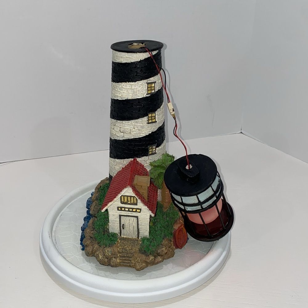 Vintage Florida Lighthouse Plays Music And Lights Up Red With Attached Cottage - Picture 6 of 11